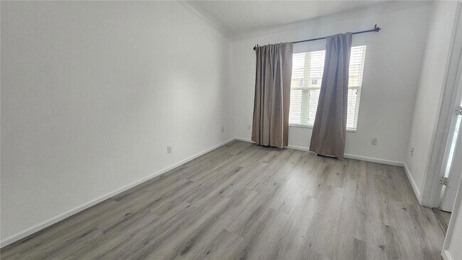 Building Photo - 9153 Oak Fern Dr