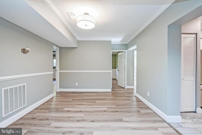Building Photo - 2700 Dartmouth Rd