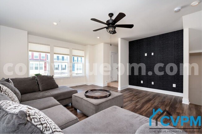Building Photo - 2542 Buckthorn Dr