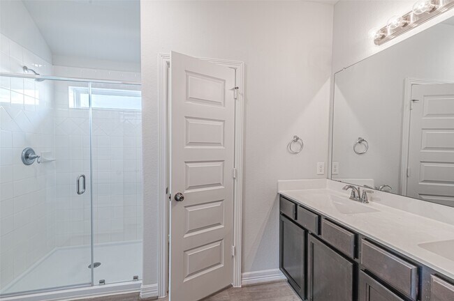 Building Photo - 7431 Sail Hl Dr