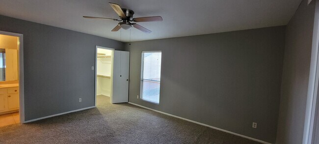 Spacious Master Bedroom - 14515 Wunderlich Dr