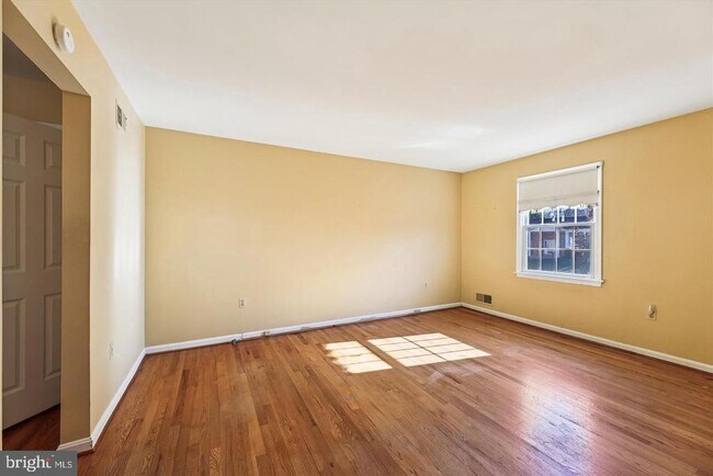 Building Photo - 8510 Browning Ct