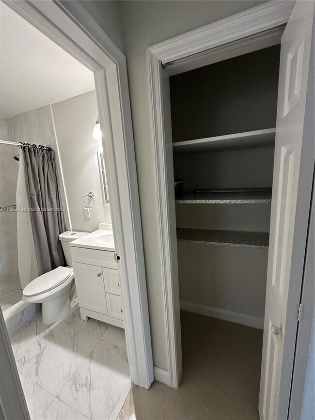 Building Photo - 1718 N 27th Ave