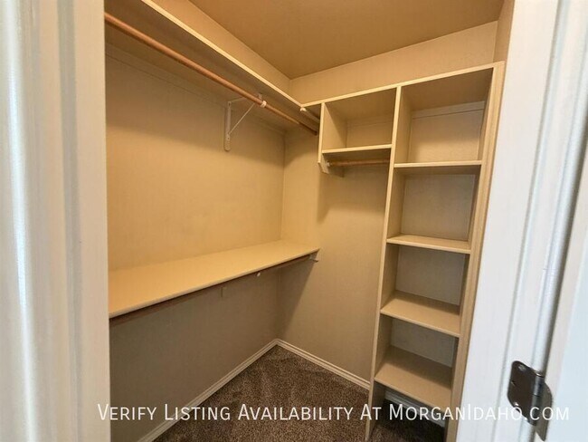 Building Photo - 6698 Poplar-