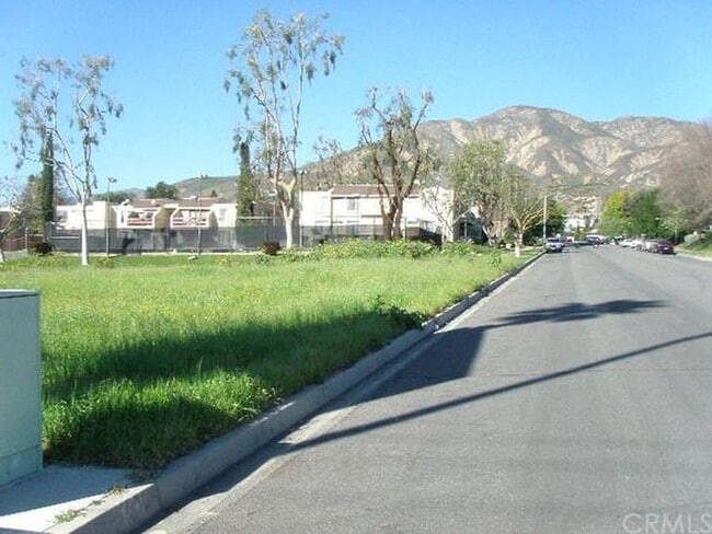 Mountain view - 2266 Denair Ave