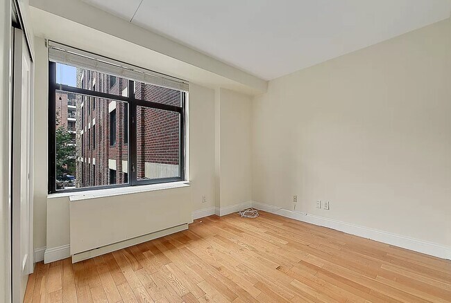 Building Photo - Great Value Rental Unit Available Now