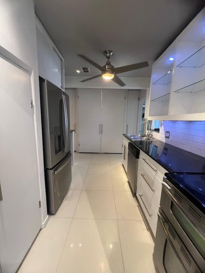 Building Photo - 1808 N Broadway St