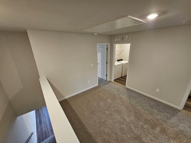 Building Photo - Like-New townhome in Concord