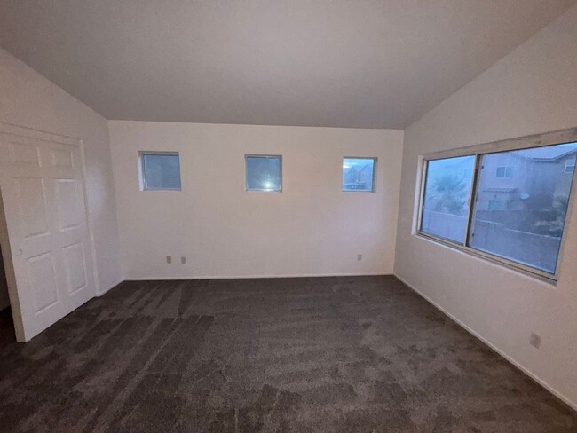 Building Photo - Fresh Paint/New Flooring all inside! Four ...