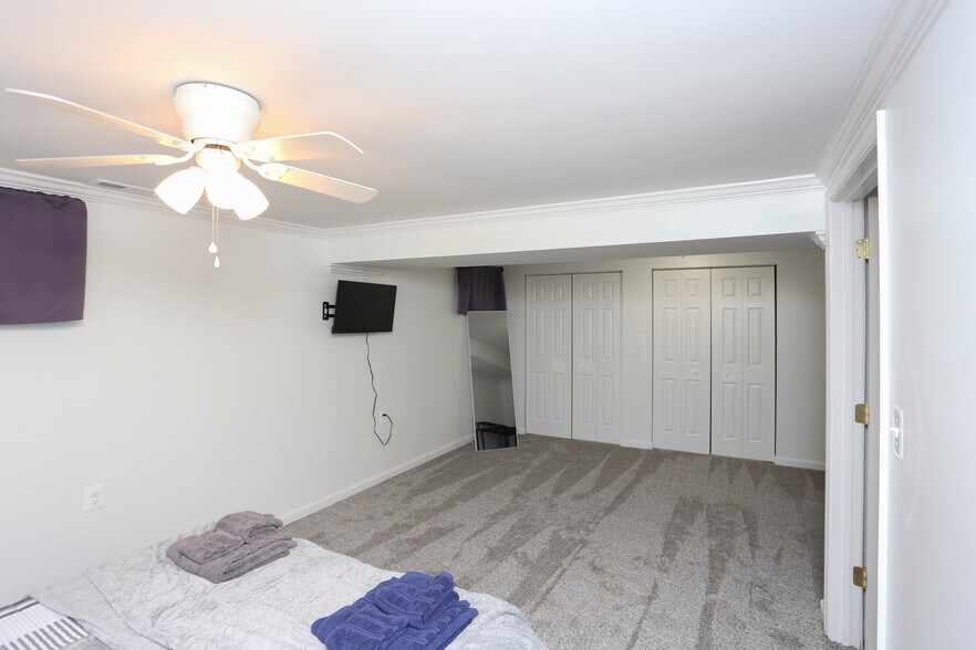 Primary w/ TV - 508 Wellham Ave