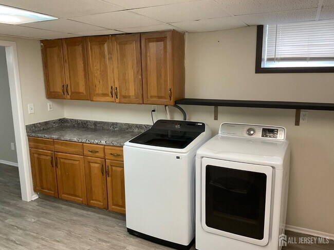 Building Photo - 3092 Bordentown Ave