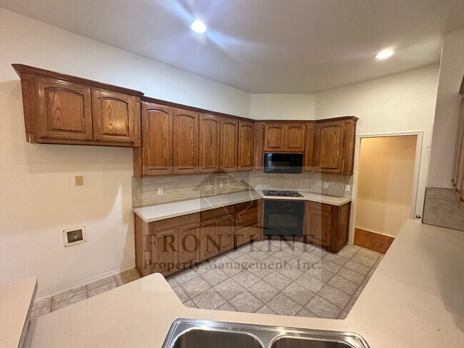 Building Photo - 629 Dorchester Dr