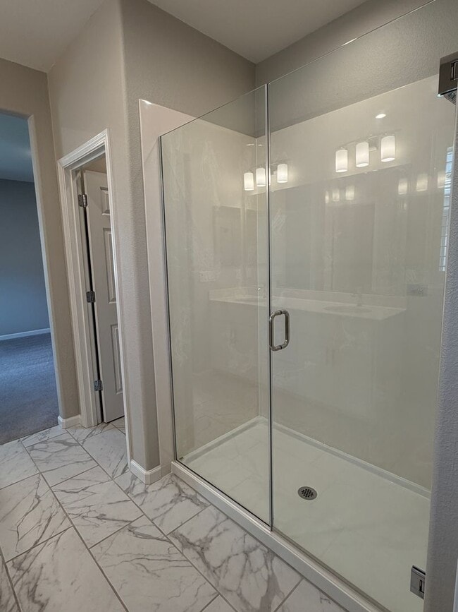 Building Photo - 700 Apricot Cir
