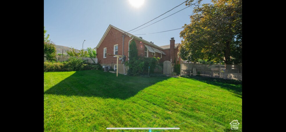 Building Photo - 355 N 400 E