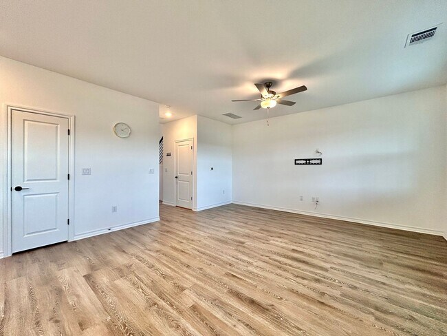Building Photo - Modern 3/BR 2.5/BA Home with Porch, Deck &...