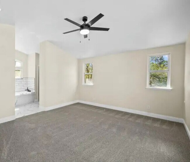 Building Photo - Single Family Home