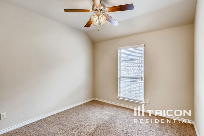 Building Photo - 1617 Grand Ct