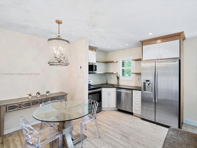 Building Photo - 255 Sunrise Dr