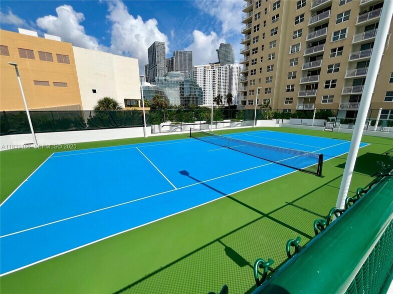 Building Photo - 770 Claughton Island Dr