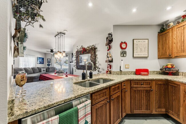 Building Photo - Furnished 2BR/2BA Breckenridge Condo | Garage, Fireplace & Hot Tubs | Available Oct. 1