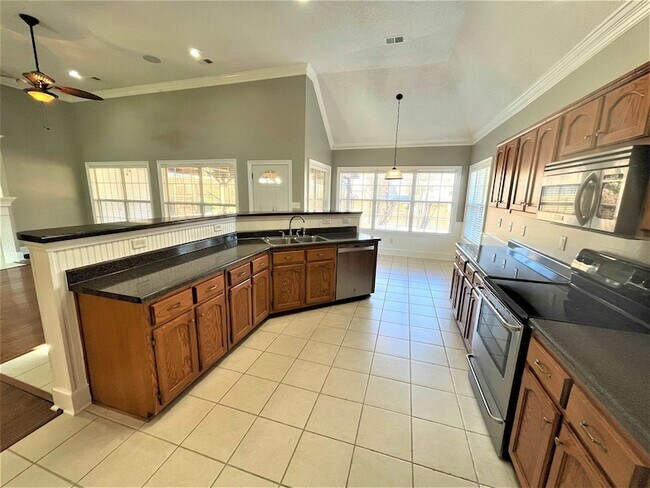 Building Photo - 11652 Belle Manor Dr