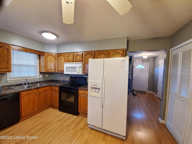 Building Photo - 9211 N Pirogue Ct