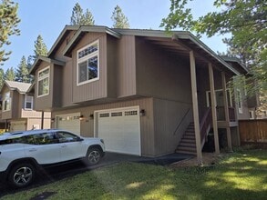 Building Photo - 1061 William Ave