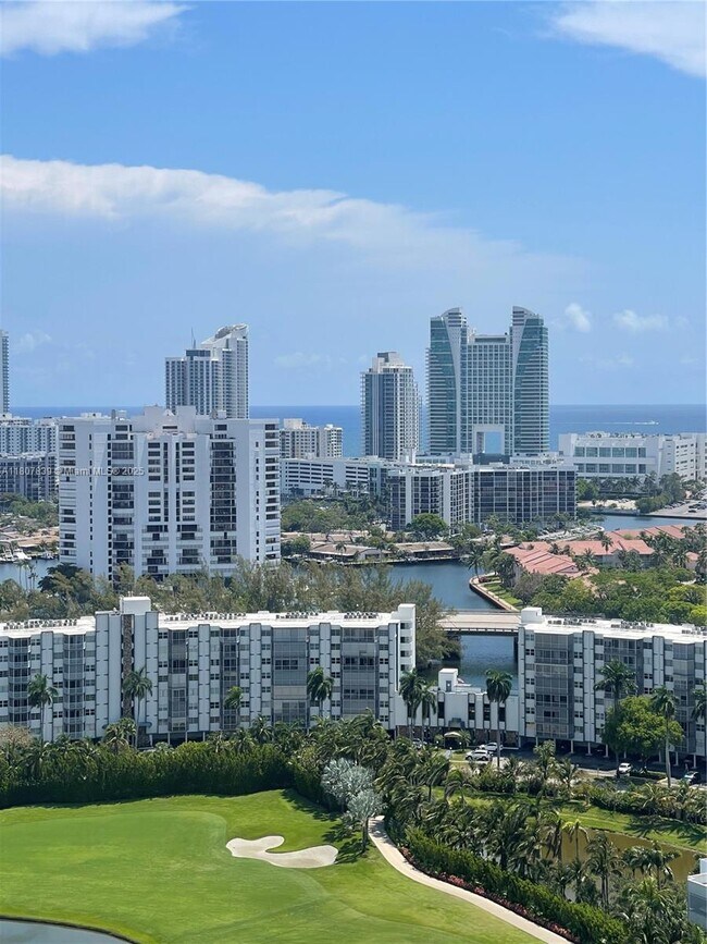 Building Photo - 1755 E Hallandale Beach Blvd