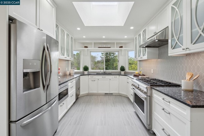 Building Photo - 3555 Old Mountain View Dr