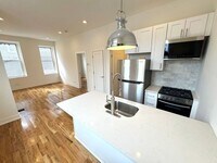 Building Photo - 1325 W 18th St