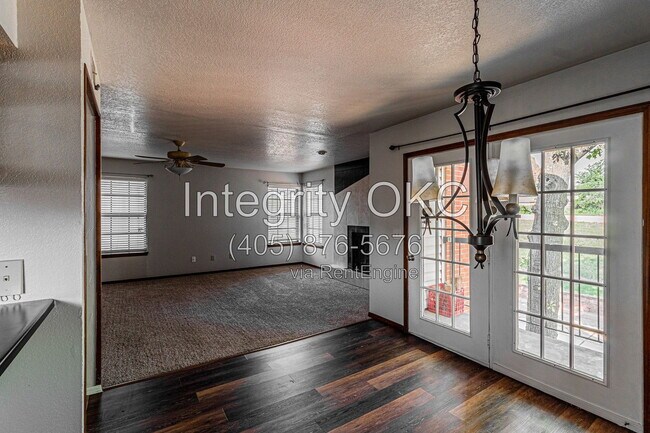 Building Photo - 4400 Hemingway Dr