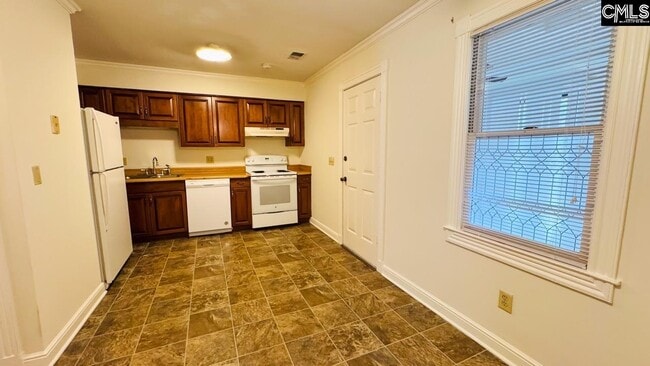 Building Photo - 107 Manorview Ct