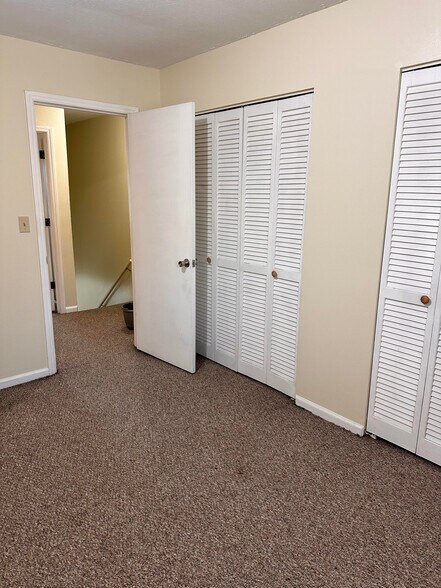 Building Photo - 741 Ridgeview Dr