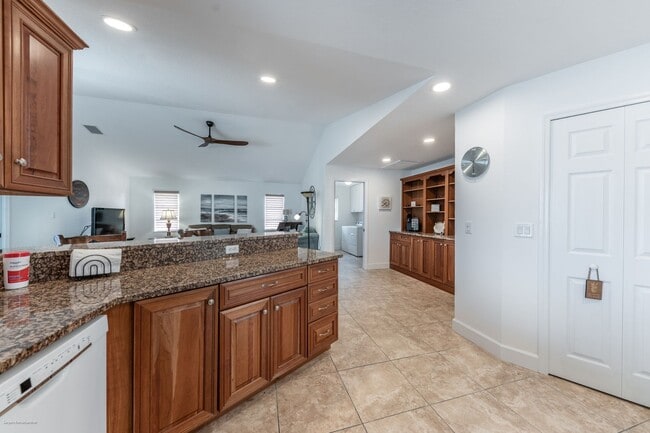 Building Photo - 2572 Brazilia Ct