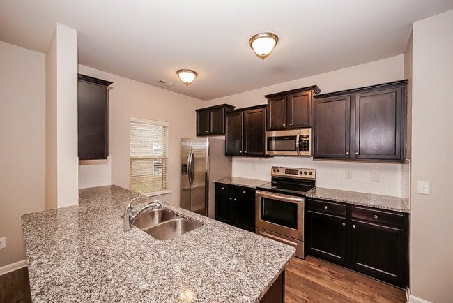 Building Photo - 1013 Helms Rd