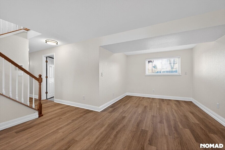 Building Photo - 406 S Uvalda St