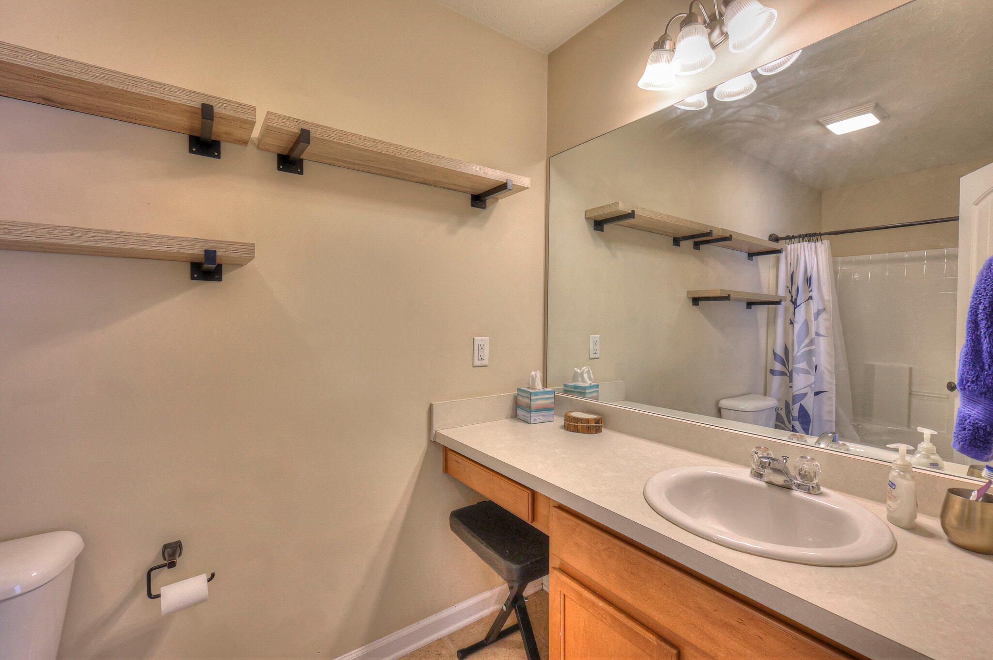 Building Photo - 589 Bradburn Village Cir