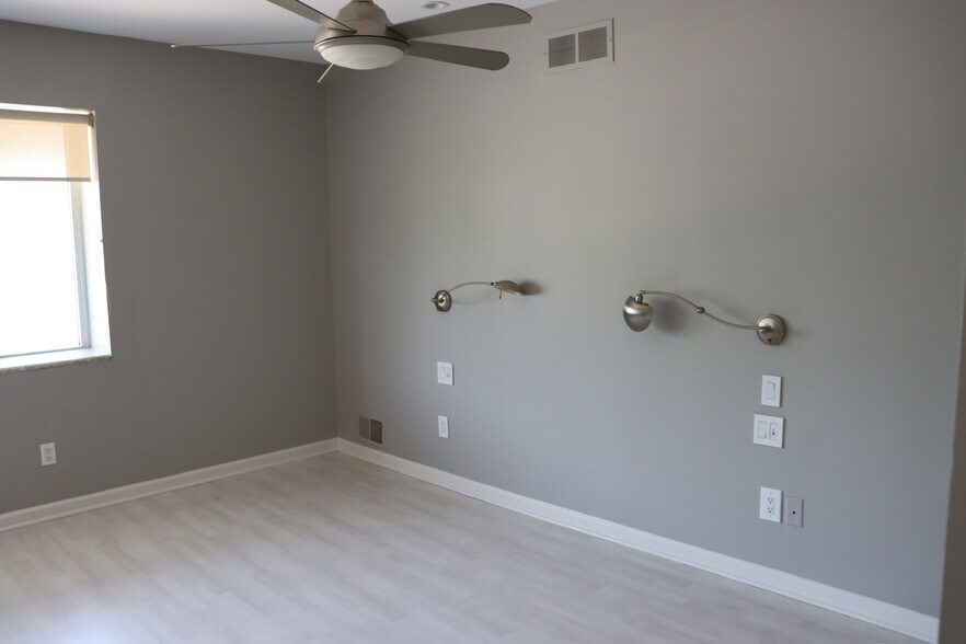 Master Bedroom - 615 W 9 Mile Rd