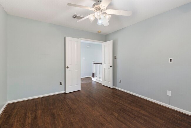 Building Photo - 15 N Flickering Sun Cir