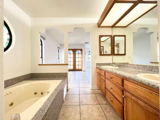 Building Photo - 4069 Nook Way