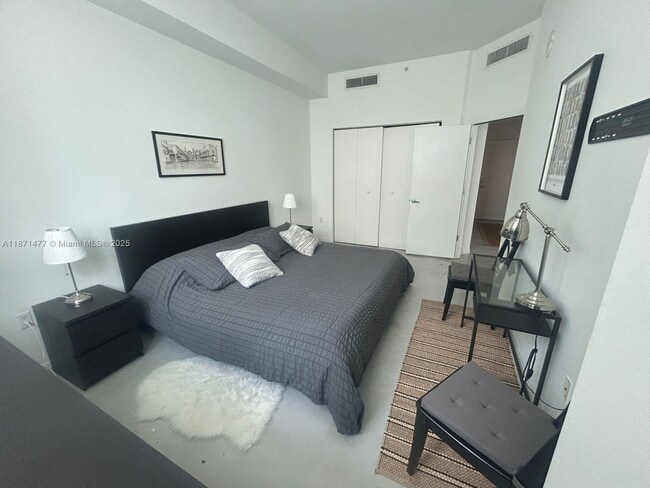 Building Photo - 234 NE 3rd St