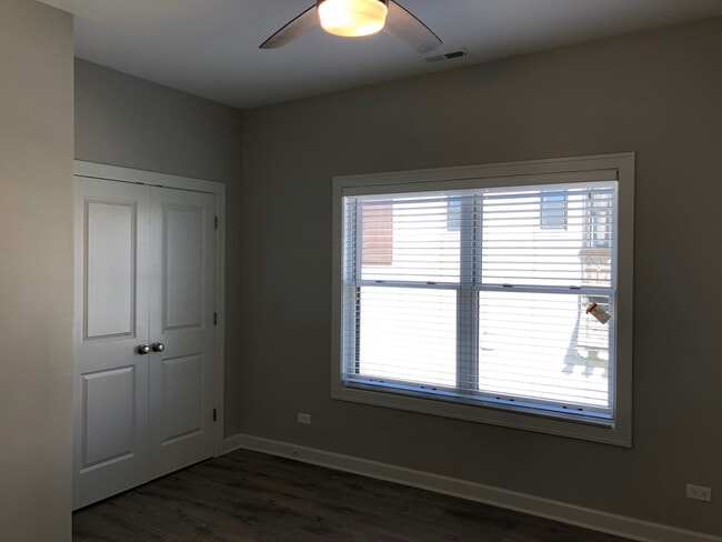 Building Photo - 355 Burkhardt Ct