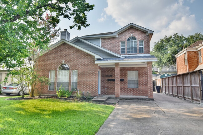 Building Photo - 2324 Sheridan St