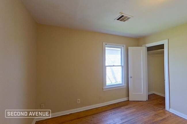 Building Photo - LIMITED TIME: $725 off second month’s rent...