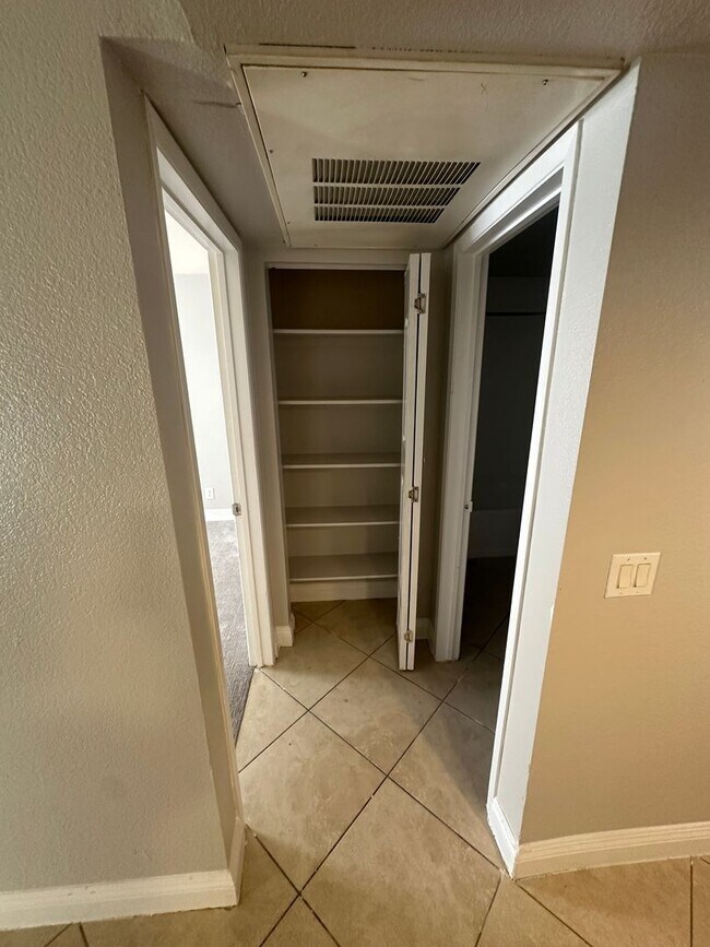 Building Photo - 4200 S Valley View Blvd