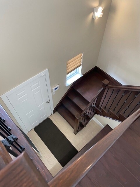 Building Photo - 5735 Acorn Ln
