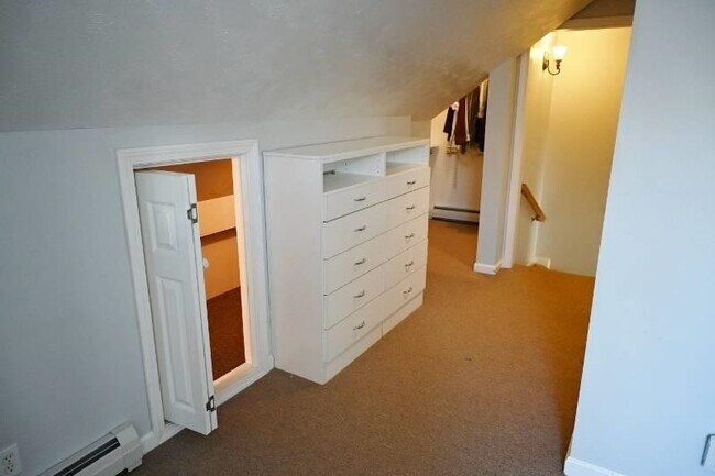 Building Photo - 114 Walnut St