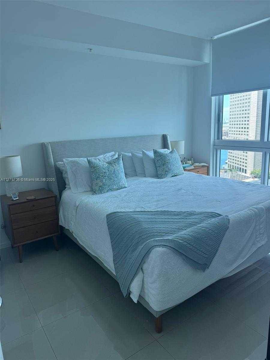 Building Photo - 300 S Biscayne Blvd