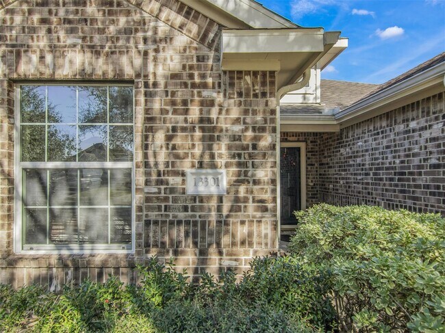 Building Photo - 13301 Baron Hill Ln