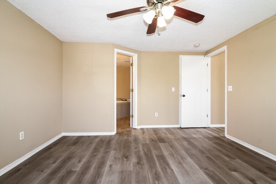 Building Photo - 2110 Westmore Dr
